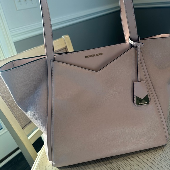 Michael Kors Pink Bag - Picture 4 of 16